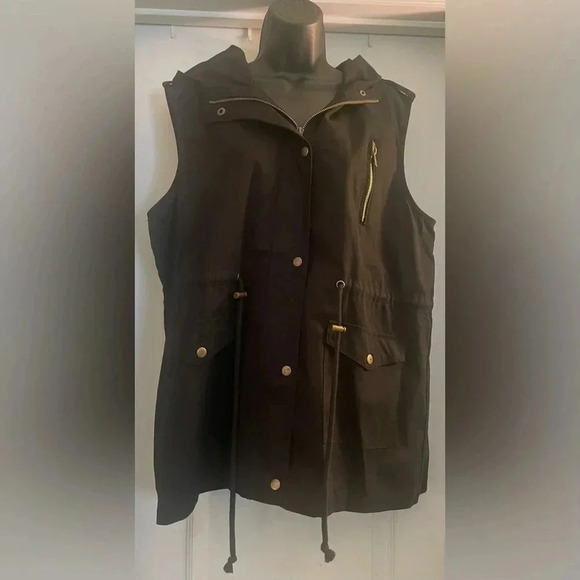 Zenana Outfitters Hooded Sleeveless Jacket - Picture 1 of 5